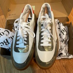 NIB Charlie lace up Hush Puppies sneakers in metallic camo new with orange back